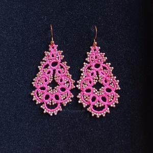 Pink és rosegold hajócsipke fülbevaló üveggyöngy díszítéssel nemesacél akasztóval - Meska.hu