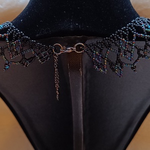 Nyak�k k�k �s fekete üveggyöngyből  - ékszer - nyaklánc - gyöngyös nyaklánc - Meska.hu