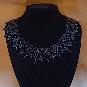 Nyak�k k�k �s fekete üveggyöngyből , Ékszer, Nyaklánc, Gyöngyös nyaklánc, Gyöngyfűzés, gyöngyhímzés, MESKA