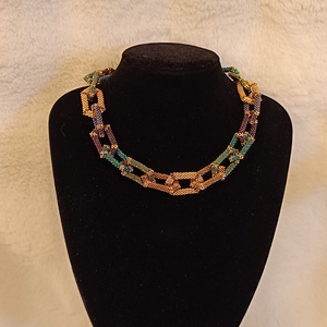 Színes lánc japán üveggyöngyből  - ékszer - nyaklánc - gyöngyös nyaklánc - Meska.hu