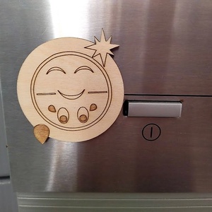 Mosogatógép jelölő emoji, smile : tiszta-koszos, Otthon & Életmód, Konyhafelszerelés, tálalás, Konyhai dekoráció, Hűtőmágnes, Gravírozás, pirográfia, MESKA