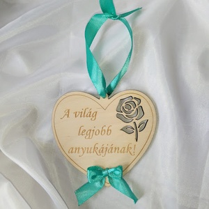 A világ legjobb anyukájának ( mentazöld ) Anyák Napja- szív alakú ajándék, ajándékkísérő - otthon & életmód - dekoráció - fali és függő dekoráció - függődísz - Meska.hu