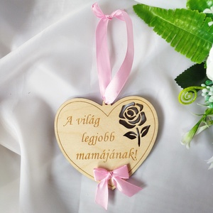 A világ legjobb mamájának ( rózsaszín ) Anyák Napja- szív alakú ajándék, ajándékkísérő - otthon & életmód - dekoráció - fali és függő dekoráció - függődísz - Meska.hu