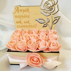 Anyák Napja- gravírozott rózsabox, barack - Meska.hu