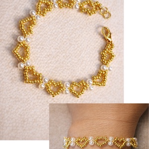 Gyöngy karkötő - arany szívecskékkel, Ékszer, Karkötő, Gyöngyös karkötő, Gyöngyfűzés, gyöngyhímzés, MESKA