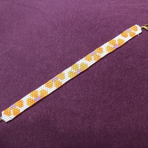 Gyöngy karkötő - tavaszi virágok - ékszer - karkötő - gyöngyös karkötő - Meska.hu