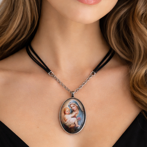 Madonna gyermekével, Ékszer, Nyaklánc, Nyakpánt, gallér, Horgolás, Ékszerkészítés, Madonna medál bőrszálon. 
Hit mely az élet  útmutatása lehet aki hisz benne. 
Ajándéknak is kitűnő ..., MESKA