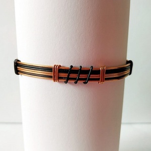 Karkötő hölgyeknek rézdrótból fekete csíkokkal (2), Ékszer, Karkötő, Karperec, , MESKA