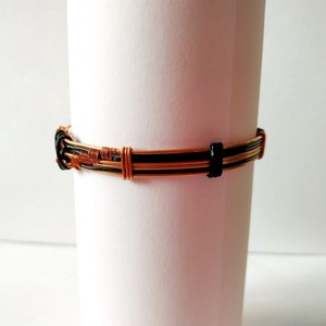 Karkötő hölgyeknek rézdrótból fekete csíkokkal (2) - ékszer - karkötő - karperec - Meska.hu