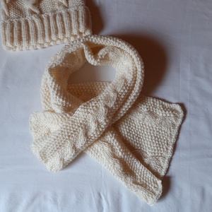 Sál - Sapka, kötött Törtfehér - ruha & divat - sál, sapka, kendő - sapka & sál szett - Meska.hu