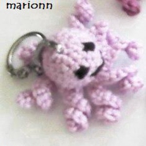 Horgolt POLIP kulcstartó - Amigurumi Több színben, Játék & Sport, Plüssállat & Játékfigura, Polip, Horgolás, Baba-és bábkészítés, MESKA