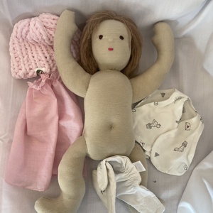 Waldorf csecsemő baba - KÉSZ baba sok ruhával - játék & sport - baba & babaház - öltöztethető baba - Meska.hu