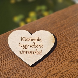 Köszönő ajándék, személyre szabható szív alakú ajándék esküvőre, ültetőkártya - esküvő - emlék & ajándék - köszönőajándék - Meska.hu