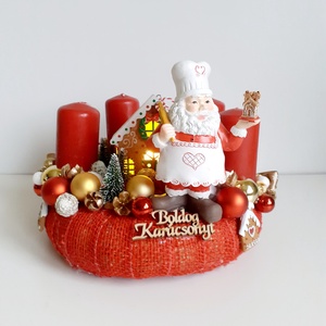 Adventi koszorú- Mikulással, világító mézeskalács házzal - karácsony - adventi díszek - adventi asztaldísz - Meska.hu