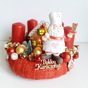 Adventi koszorú- Mikulással, világító mézeskalács házzal, Karácsony, Adventi díszek, Adventi asztaldísz, Virágkötés, MESKA