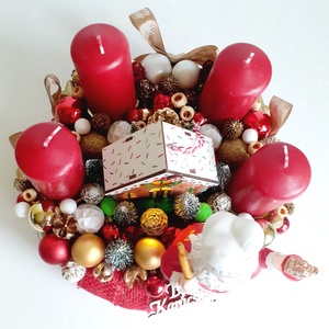 Adventi koszorú- Mikulással, világító mézeskalács házzal - karácsony - adventi díszek - adventi asztaldísz - Meska.hu