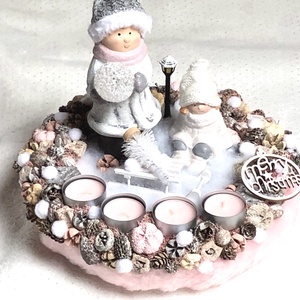 Rózsaszín adventi koszorú asztaldísz dekoráció gyerekekkel - LED világítással - karácsony - adventi díszek - adventi koszorú - Meska.hu