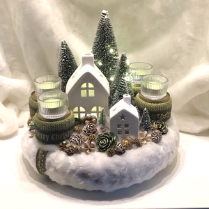 Adventi koszorú házikókkal, fenyőkkel, világítással, mécsesekkel, Karácsony, Adventi díszek, Adventi koszorú, Virágkötés, MESKA