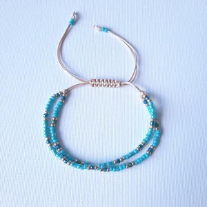 Türkiz, viaszolt zsinóros karkötő - ékszer - karkötő - gyöngyös karkötő - Meska.hu