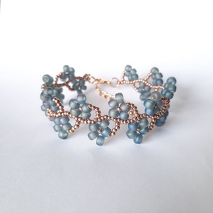 Gyöngyös virágos, szivárványos kékes szürke, matt karkötő, Ékszer, Karkötő, Gyöngyös karkötő, Ékszerkészítés, Gyöngyfűzés, gyöngyhímzés, MESKA