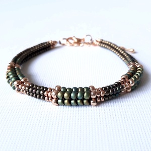 Patinás zöld árnylatok és arany,  gyöngyös karkötő, Ékszer, Karkötő, Gyöngyös karkötő, Ékszerkészítés, Gyöngyfűzés, gyöngyhímzés, MESKA