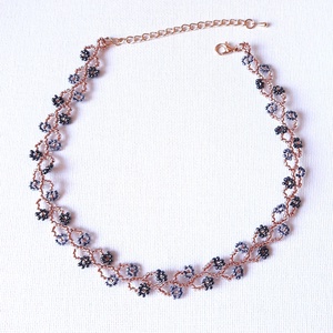 Gyöngyös két soros karkötő vagy rövid állású nyaklánc - szürke, réz - ékszer - karkötő - gyöngyös karkötő - Meska.hu