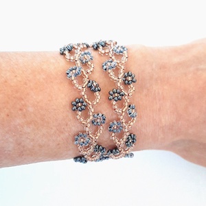 Gyöngyös két soros karkötő vagy rövid állású nyaklánc - szürke, réz, Ékszer, Karkötő, Gyöngyös karkötő, Ékszerkészítés, Gyöngyfűzés, gyöngyhímzés, MESKA