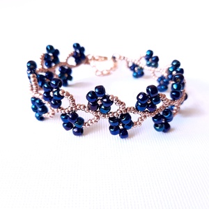 Gyöngyös virágos, liláskék karkötő, Ékszer, Karkötő, Gyöngyös karkötő, Ékszerkészítés, Gyöngyfűzés, gyöngyhímzés, MESKA