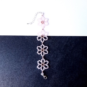 Gyöngyös nagy virágos, rózsaszín karkötő - Meska.hu