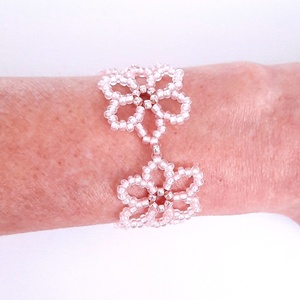 Gyöngyös nagy virágos, rózsaszín karkötő - ékszer - karkötő - gyöngyös karkötő - Meska.hu