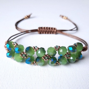 Kékes csillogású matt almazöld csiszolt üveg, viaszolt zsinóros karkötő - Meska.hu