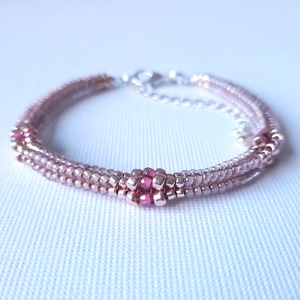 Áttetsző rózsaszín árnyalatok és metál rózsaszín,  gyöngyös karkötő, Ékszer, Karkötő, Gyöngyös karkötő, Ékszerkészítés, Gyöngyfűzés, gyöngyhímzés, MESKA