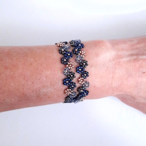 Gyöngyös két soros karkötő vagy rövid állású nyaklánc - kék, szürke, arany, Ékszer, Karkötő, Gyöngyös karkötő, Ékszerkészítés, Gyöngyfűzés, gyöngyhímzés, MESKA