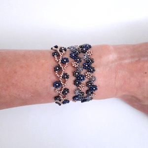 Gyöngyös két soros karkötő vagy rövid állású nyaklánc - kék, szürke, arany - ékszer - karkötő - gyöngyös karkötő - Meska.hu