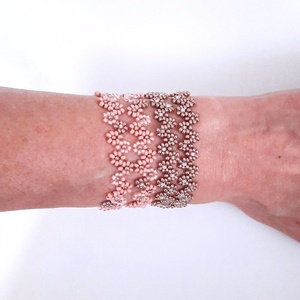 Gyöngyös két soros karkötő vagy rövid állású nyaklánc - pezsgőarany - ékszer - karkötő - gyöngyös karkötő - Meska.hu