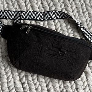 Övtáska sötétbarna gyapjúból, Táska & Tok, Övtáska, Varrás, MESKA