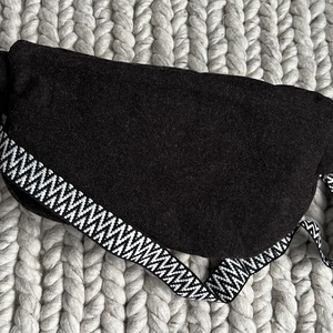 Övtáska sötétbarna gyapjúból - táska & tok - övtáska - Meska.hu