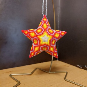 3D-s csillag dísz, Karácsony, Karácsonyi lakásdekoráció, Karácsonyfadíszek, Gyöngyfűzés, gyöngyhímzés, MESKA