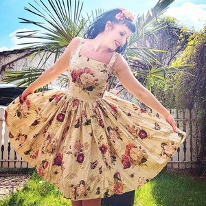 Rockabilly, pinup ruha rózsa mintás  koszorúslány  - Meska.hu