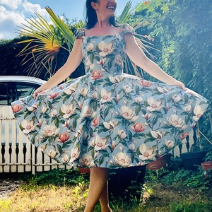 Rockabilly Pinup ruha, Magnolia kék alapon virág,  - ruha & divat - női ruha - ruha - Meska.hu