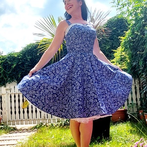 Pinup Rockabilly ruha, kékfestő mintás, virágos, madeira csipkés, népi - ruha & divat - női ruha - ruha - Meska.hu