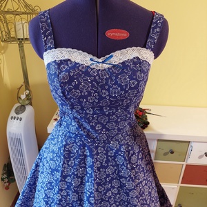Pinup Rockabilly ruha, kékfestő mintás, virágos, madeira csipkés, népi - ruha & divat - női ruha - ruha - Meska.hu