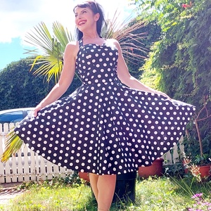 Pinup Rockabilly ruha fekete alapon fehér pöttyös  - ruha & divat - női ruha - ruha - Meska.hu