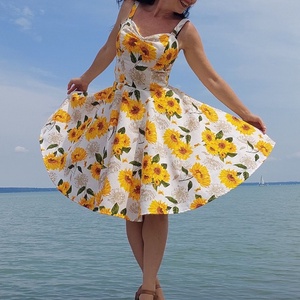 Pinup Rockabilly ruha napraforgó mintás,  pillangó ujjú, romantikus  - ruha & divat - női ruha - ruha - Meska.hu
