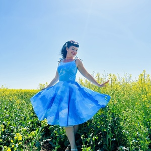 Pinup Rockabilly ruha, látványos felhő, kék ég mintával tavasz - ruha & divat - női ruha - ruha - Meska.hu