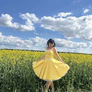 Pinup Rockabilly ruha, sárga százszorszép díszítéssel, tavasz nyári ruha - ruha & divat - női ruha - ruha - Meska.hu