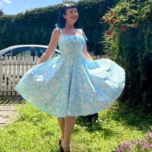 Pinup Rockabilly ruha,  százszorszép  margaréta kamilla mintás LIMITÁLT  - ruha & divat - női ruha - ruha - Meska.hu