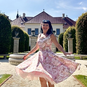 Folk Rockabilly ruha, rózsa mintás szatén, koszorúslány, menyecske, népi mintás  - ruha & divat - női ruha - ruha - Meska.hu