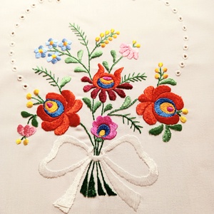 Matyó terítő  Matyóföldről 45�90 cm - otthon & életmód - lakástextil - abrosz, terítő - étkezőabrosz - Meska.hu