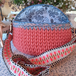 Horgolt crossbody - táska & tok - kézitáska & válltáska - alkalmi táska - Meska.hu